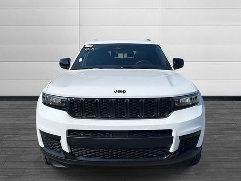 New 2025 Jeep Grand Cherokee L Altitude image 8