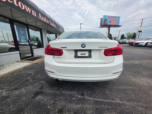 Used 2017 BMW 320i xDrive Sedan AWD/4WD image 32