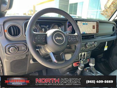 New 2025 Jeep Gladiator Mojave image 6