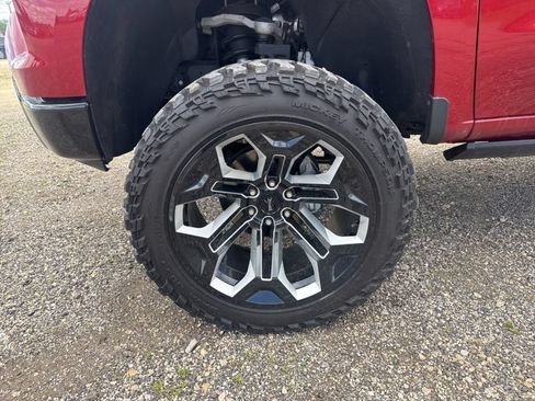 Used 2024 Chevrolet Silverado 1500 LT Trail Boss w/ LT Trail Boss Premium Package AWD/4WD image 21