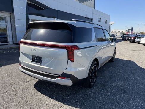 Certified 2025 Kia Carnival EX image 13