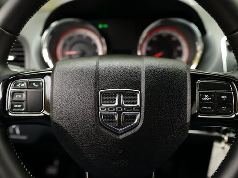 Used 2018 Dodge Grand Caravan SE image 10