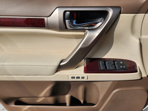 Used 2019 Lexus GX 460 Premium AWD/4WD image 17