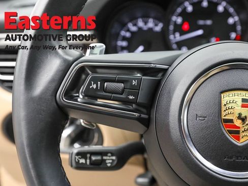 Used 2024 Porsche Macan image 15