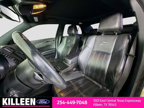 Used 2018 Chrysler 300 S w/ 300S Premium Group RWD image 11