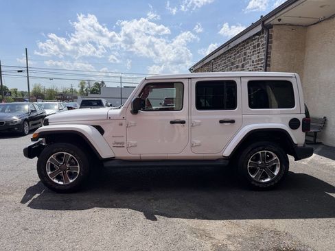 Used 2018 Jeep Wrangler Unlimited Sahara w/ LED Lighting Group AWD/4WD image 3
