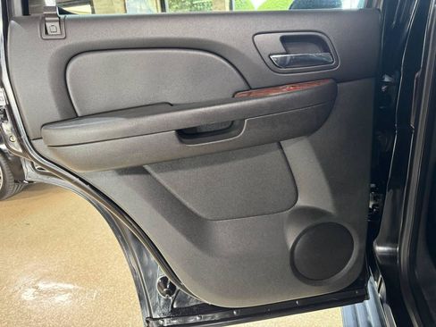 Used 2009 Chevrolet Tahoe LTZ RWD image 16