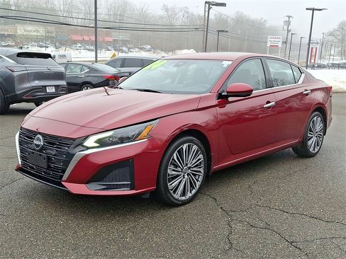 Used 2024 Nissan Altima 2.5 SL image 3