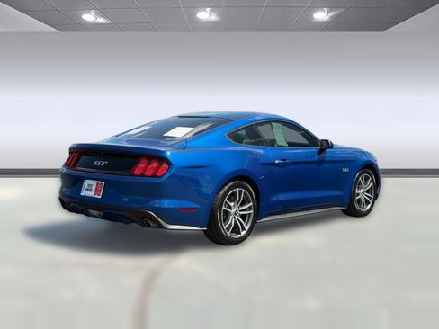 Used 2017 Ford Mustang GT RWD image 13