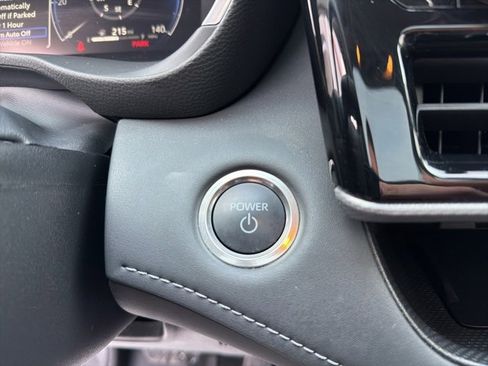 Used 2024 Toyota Highlander Platinum image 26