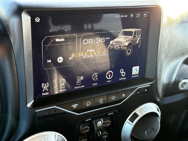 Used 2015 Jeep Wrangler Unlimited Sahara w/ Max Tow Package AWD/4WD image 23