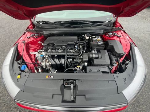 Used 2025 Kia K4 LXS image 32