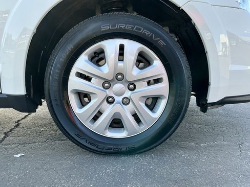 Used 2020 Dodge Journey SE image 20