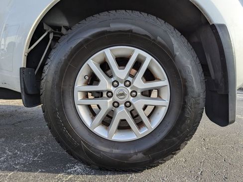 Used 2019 Nissan Frontier SV image 13