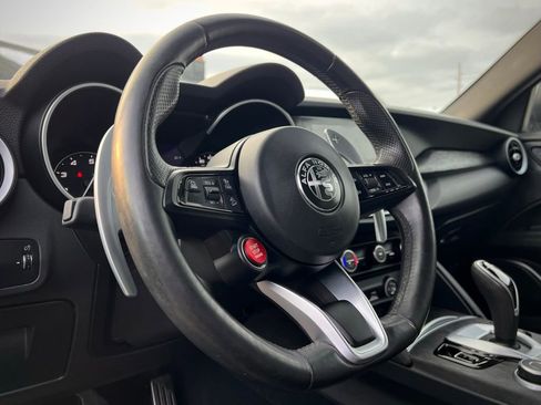Used 2023 Alfa Romeo Stelvio Sprint image 40