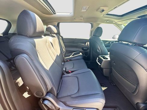 Certified 2026 Kia Carnival SX Prestige FWD image 33