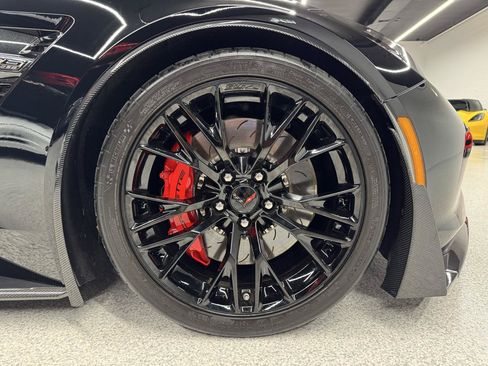Used 2016 Chevrolet Corvette Z06 w/ 2LZ Preferred Equipment Group RWD image 50