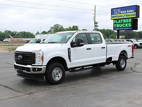 Used 2024 Ford F250 XL w/ XL Chrome Package AWD/4WD image 2