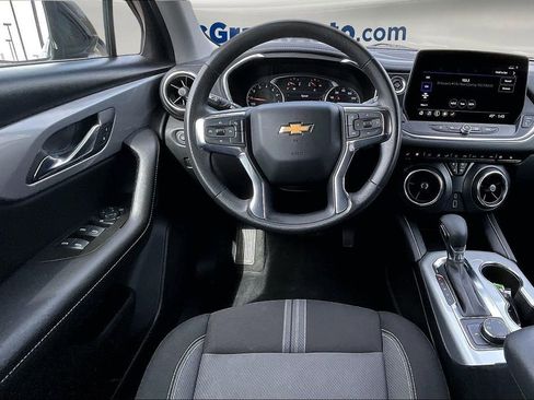 Used 2025 Chevrolet Blazer LT image 8