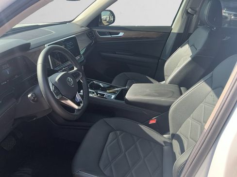 Used 2025 Volkswagen Atlas SE AWD/4WD image 9
