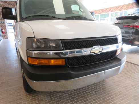 Used 2018 Chevrolet Express 3500 LT w/ LT Preferred Equipment Group RWD image 53