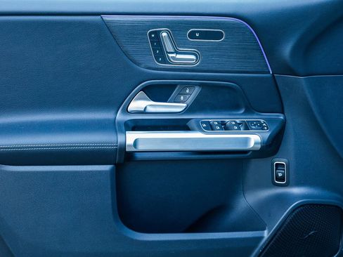New 2026 Mercedes-Benz GLB 250 4MATIC image 21