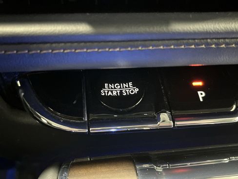 Used 2025 Lincoln Aviator Reserve AWD/4WD image 23