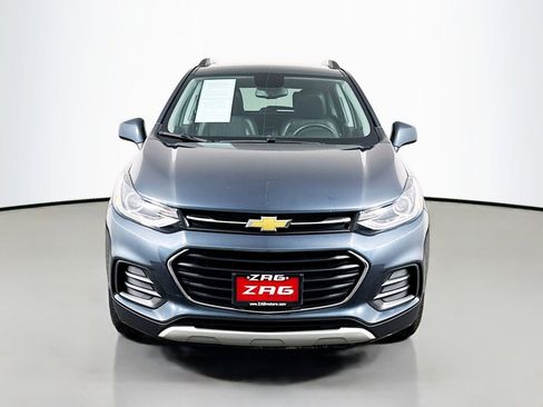 Used 2021 Chevrolet Trax LT w/ LT Convenience Package image 8