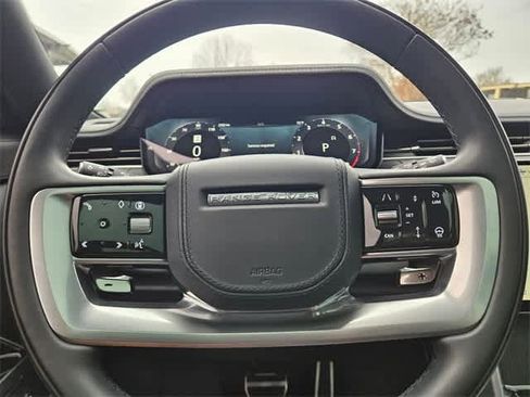Used 2025 Land Rover Range Rover SE image 25