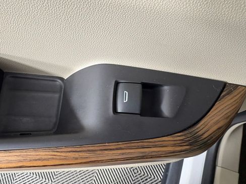 Used 2019 GMC Acadia Denali w/ Technology Package FWD image 47