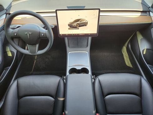 Used 2023 Tesla Model 3 Standard Range image 25