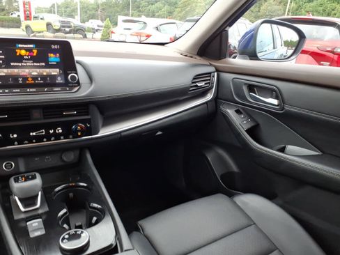 Used 2023 Nissan Rogue SV w/ SV Premium B Package AWD/4WD image 15