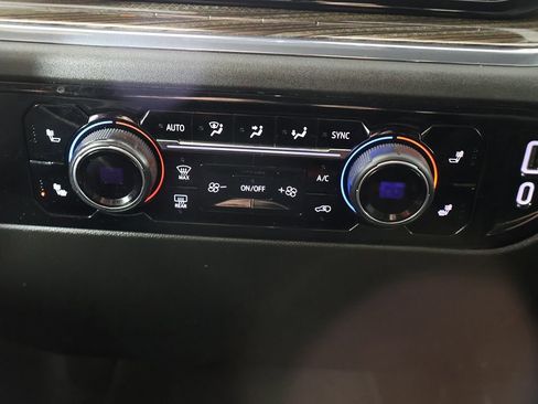 Used 2024 Chevrolet Silverado 1500 LT AWD/4WD image 44