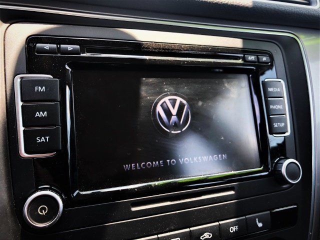 Used 2015 Volkswagen Passat 1.8T Limited Edition FWD image 10