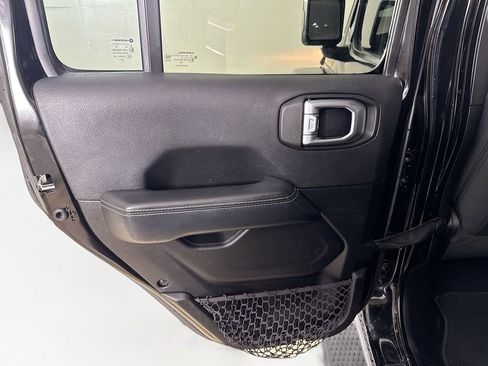 Used 2020 Jeep Wrangler Unlimited Sahara AWD/4WD image 21