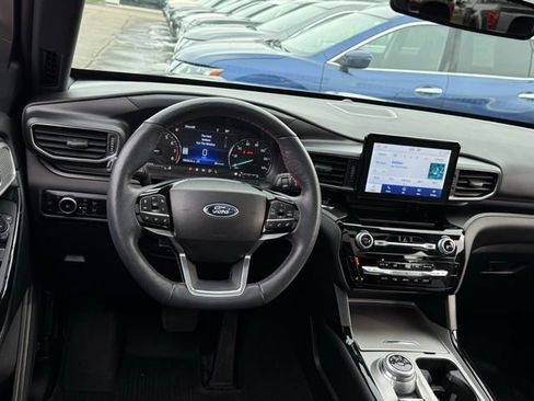 Certified 2024 Ford Explorer ST-Line w/ Class IV Trailer Tow Package image 9
