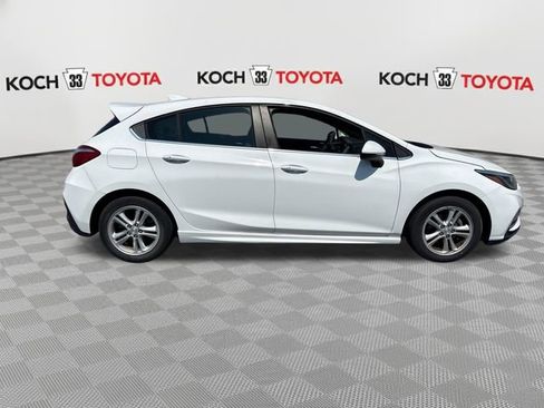 Used 2017 Chevrolet Cruze LT w/ RS Package FWD image 9