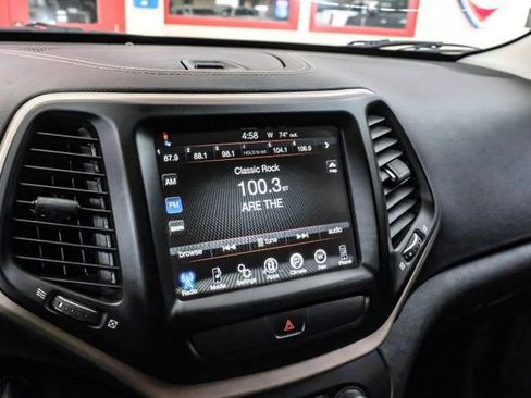 Used 2016 Jeep Cherokee Latitude image 22