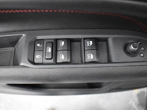 Used 2025 Jeep Compass Trailhawk image 13