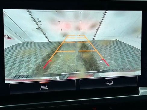 Used 2024 GMC Sierra 2500 SLE w/ SLE Convenience Package image 6