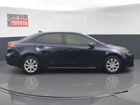 Used 2025 Toyota Corolla LE FWD image 5