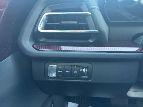 New 2026 Chevrolet Traverse Z71 w/ Enhanced Driving Package image 28