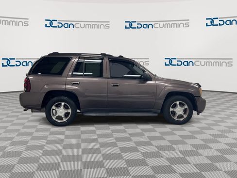 Used 2008 Chevrolet TrailBlazer LT w/ Sun And Sound Package AWD/4WD image 9