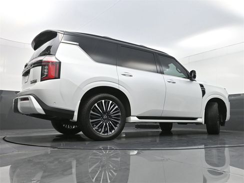Used 2025 Nissan Armada Platinum Reserve image 38