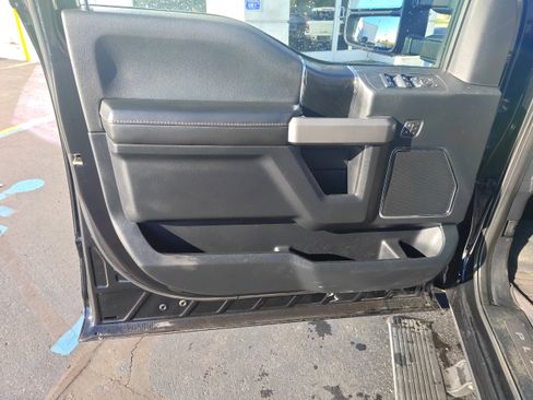 Used 2020 Ford F150 Platinum w/ Equipment Group 701A Luxury image 9