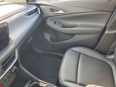 Used 2025 Buick Encore GX Sport Touring image 26