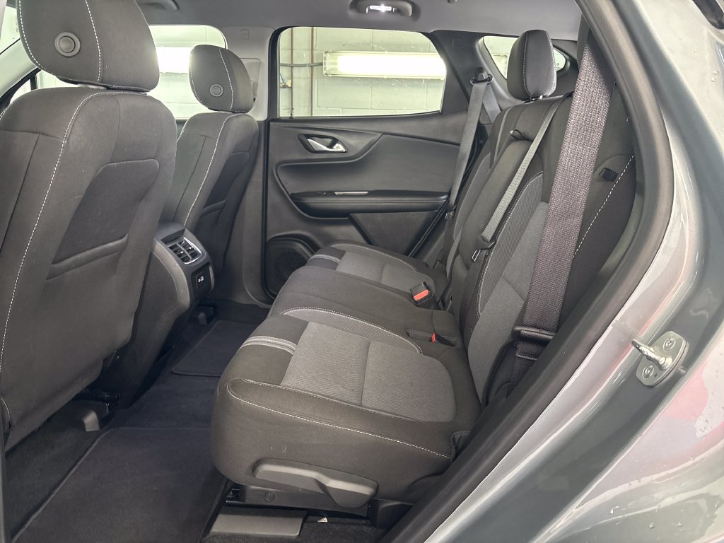 Used 2025 Chevrolet Blazer LT FWD image 37
