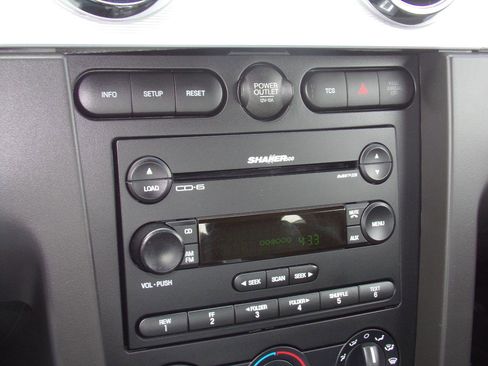 Used 2005 Ford Mustang GT RWD image 16