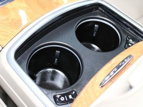 Used 2014 Chrysler 300 C w/ Light Group image 19