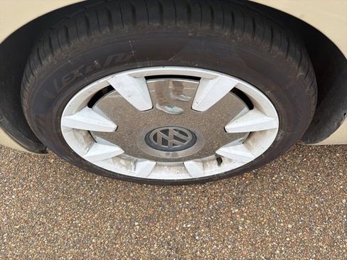 Used 2019 Volkswagen Beetle 2.0T Final Edition SEL image 4